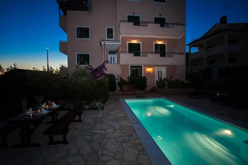 Apartments Lara & Luka Zadar 0*,